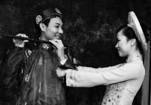 Bạn hiểu gì về tập quán “nam nữ thụ thụ bất thân”?