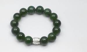 Đeo ngọc dưỡng thân