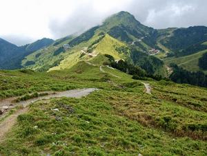 Núi Văn Khúc có đặc trưng gì?