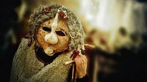 Xua ma đuổi quỷ từ Đông sang Tây