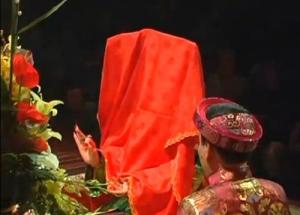 Áp vong - giao tiếp với thế giới âm hay chứng tưởng tượng ám thị?