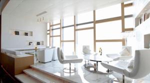 “Chơi” chất liệu pha lê không hề đơn giản