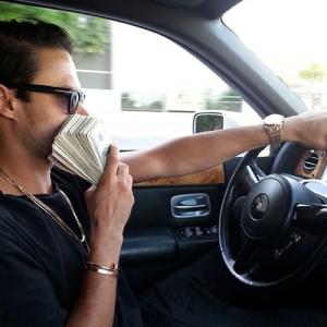 3 anh chàng mê "bánh mì" hơn "hoa hồng"