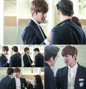 12 chàng trai hoàng đạo chạm trán tình địch