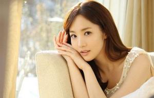 Đàn ông “săn đón” phụ nữ có tướng mặt thế nào