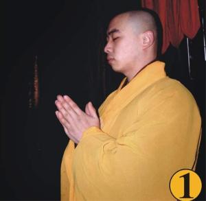 Hướng dẫn tư thế bái Phật đúng chuẩn