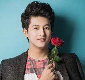 Giải mã sức hút của chàng trai Bạch Dương - Harry Lu