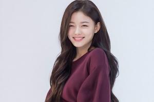 "Bóc mẽ" dàn trai xinh gái đẹp của Mây Họa Ánh Trăng