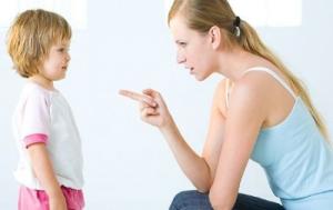 5 bà mẹ hoàng đạo rất nghiêm khắc với con