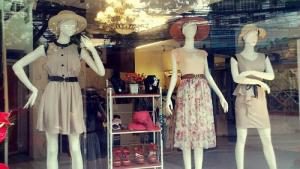 Phong thủy cửa hàng thời trang ăn lên làm ra