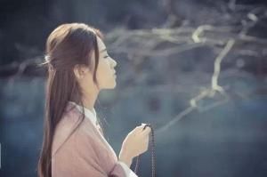 Những lễ nghi đừng quên khi tới cửa chùa dâng hương bái Phật