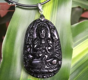 Những lưu ý cần biết khi đeo bản mệnh Phật Bất Động Bồ Tát