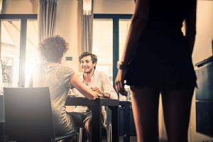 4 chàng trai hoàng đạo dễ lòi đuôi ngoại tình