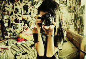 Rủ ngay 4 chòm sao chụp ảnh cực chất đi du lịch