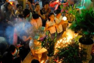 Cúng rằm tháng 7 thế nào để không bị vong theo?