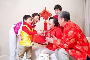 Xông đất đầu năm phải thận trọng điều này mới có may mắn cả năm 2017