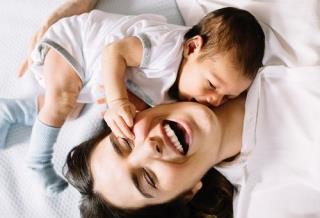 Làm được điều này phụ nữ tích phúc đức cho chồng thăng tiến