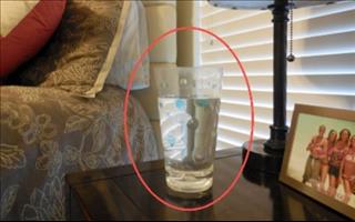 Cách xua tà khí, năng lượng tiêu cực chỉ bằng một cốc nước