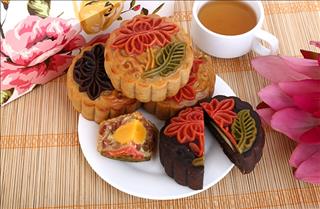 Tìm hồn văn hóa Việt trong những chiếc bánh Trung Thu độc lạ