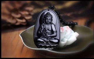 Người không tín Phật có đeo bản mệnh Phật được không?