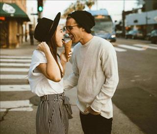 Đoán tính cách chàng qua nụ hôn đầu