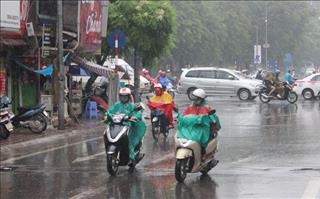 Dự báo thời tiết ngày mai 25/10: Hà Nội dông bão về khuya, cảnh báo sạt lở Lai Châu, Sơn La