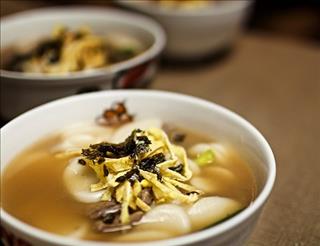 Ngỡ ngàng với phong tục Hàn Quốc không phải ai cũng biết