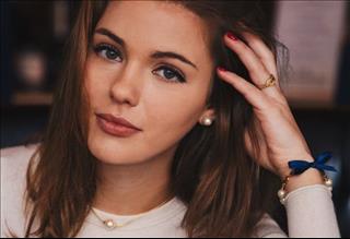 Tính cách tuổi Dậu cung Bạch Dương: Đa tài và chăm chỉ