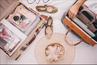 Bí quyết gói đồ đi du lịch nhẹ tênh cho 12 cung hoàng đạo có một kỳ nghỉ rực rỡ