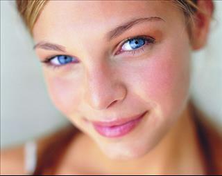 Mũi diều hâu có đặc điểm gì? Hai quan điểm phổ biến về tướng mũi diều hâu