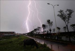 Dự báo thời tiết 3 ngày tới 5-7/10: Cả nước mưa dông, đề phòng lốc sét và gió giật mạnh