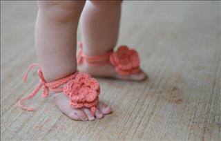 Những phong tục cầu phúc cho trẻ em khiến bạn phải "nổi da gà" vì độ nguy hiểm