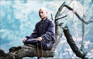 Khi cuộc đời có quá nhiều kẻ thông minh, người biết GIẢ KHỜ mới giành chiến thắng sau cùng