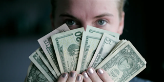 Tuần cuối 2019 - đầu 2020, con giáp này đổi vận phát tài, tiền tiêu khỏi nghĩ