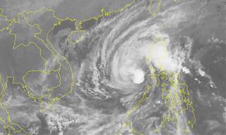 Sau khi đổ bộ vào Philippines, Bão số 7 giật cấp 14 hướng về Trường Sa