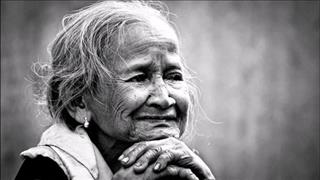 MẸ GIÀ RỒI, HÃY BAO DUNG MẸ HƠN – Bức thư rung động triệu nhịp đập con tim