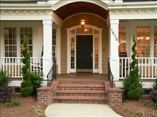 Cách hóa giải khi ngôi nhà gần các kiến trúc bất lợi