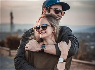 Tình yêu nữ Nhân Mã nam Song Tử: Bạn đồng hành khám phá mọi chân trời góc bể