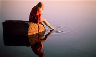 Top con giáp nữ mạnh mẽ ban ngày yếu đuối ban đêm, rất cần một bờ vai để tựa vào