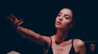 12 chòm sao làm gì khi muốn "thả thính" người khác?