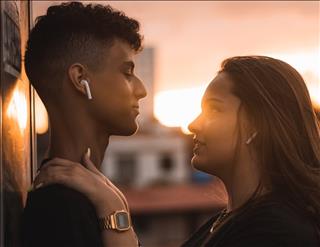 Tử vi hàng ngày 1/10/2019 về tình yêu: Mão hạnh phúc, Ngọ bình yên