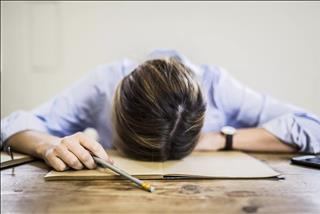 Nếu bạn đang bị stress vì quá tải công việc, hãy đọc ngay bài viết này!