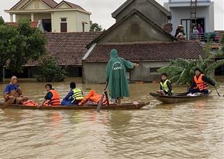 Từ việc cứu trợ miền Trung mùa lũ tự hỏi vì sao làm người cần có lòng tốt?