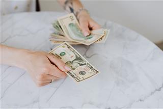 Tử vi hôm nay 29/11/2020 về tài lộc của 12 con giáp: Ai tiêu xài hoang phí?