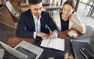 Đầu năm 2021 con giáp nào may mắn được thăng quan, tiến chức để cả họ được nhờ?