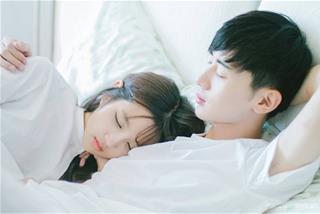 Hành động nào của 12 chòm sao nữ dễ khiến bạn trai mất lòng tin?