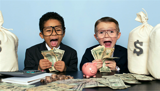 4 tháng tới, con giáp này 1 tay nắm quyền, 1 tay vung tiền, may mắn hiếm ai bằng