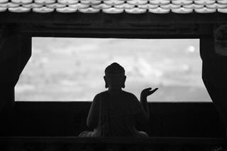 Đức Phật chỉ ra 3 khổ nạn lớn nhất của cuộc đời, người vượt qua được ắt sống an nhàn hưởng phúc