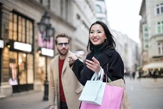 Khám phá cung Bảo Bình hợp màu gì có thể giúp cuộc sống họ thịnh vượng hơn?