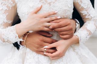 Duyên vợ chồng là do luân hồi: Lý giải hôn nhân người hạnh phúc, kẻ khổ đau